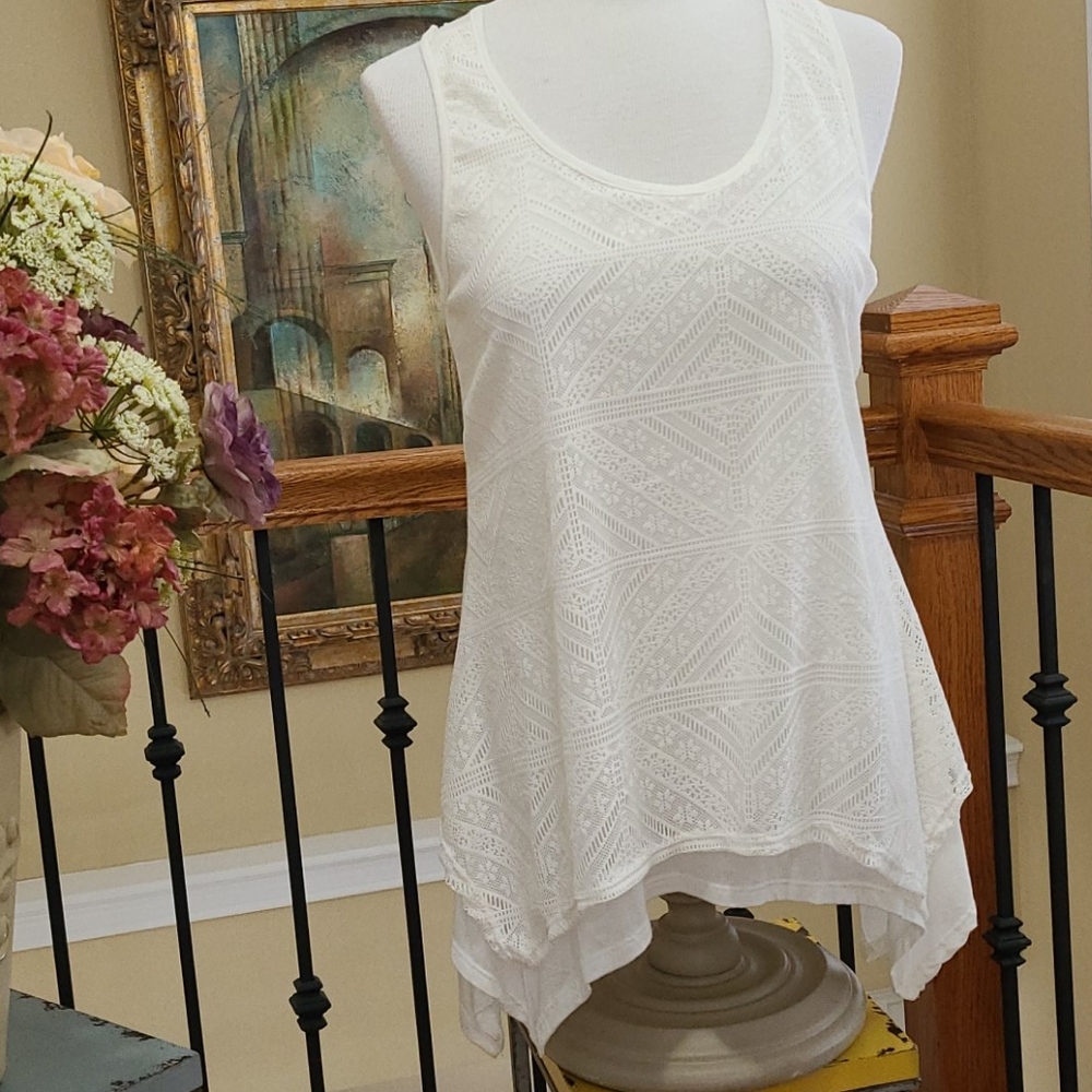 NEW Layered White Lace Asymmetrical Top Hanky Hem Flowy Pullover SJS Sleeveles S